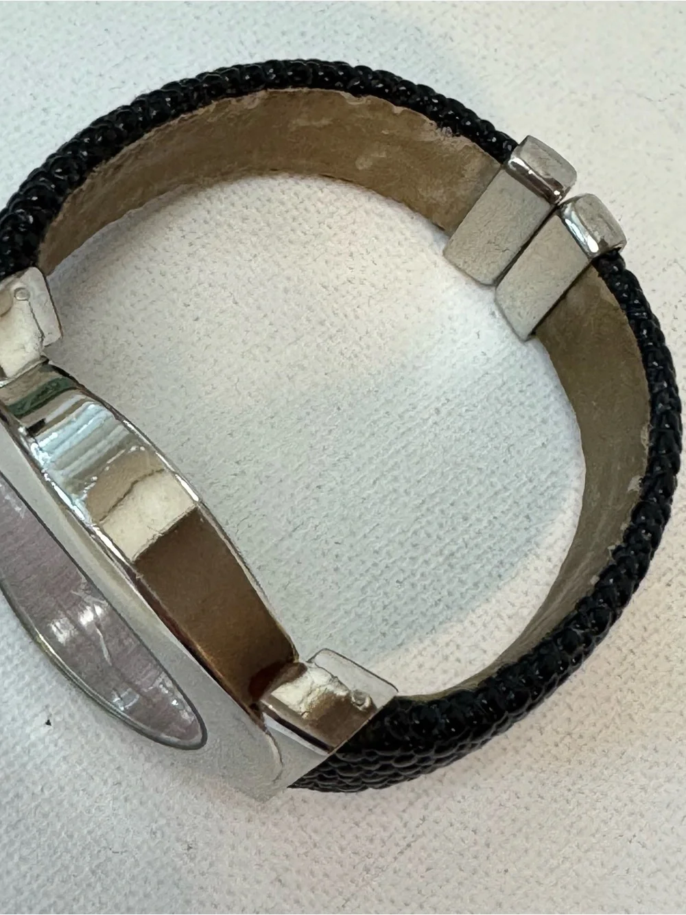 Vintage Chico's Red Dial Women's 6.25